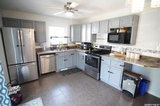 Photo 4: 122 Kenderdine Road in Saskatoon: Erindale Residential for sale : MLS®# SK945302