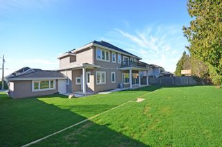 Photo 2: 13561 14 Avenue in Surrey: Crescent Bch Ocean Pk. House for sale (South Surrey White Rock)  : MLS®# R2071300