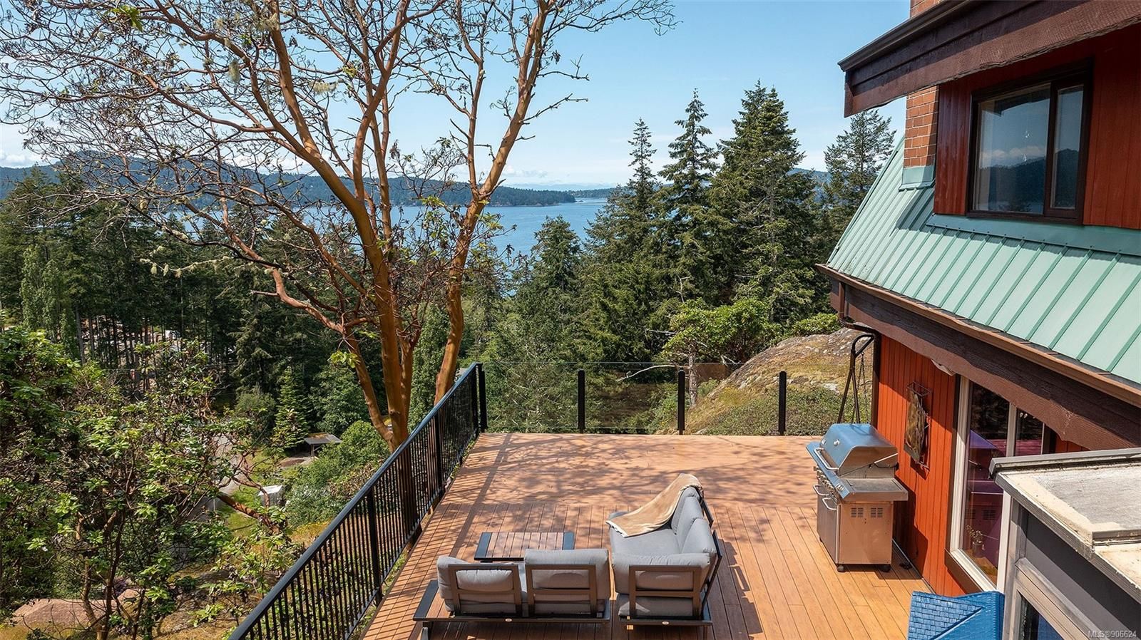 Wrap around deck with stunning views