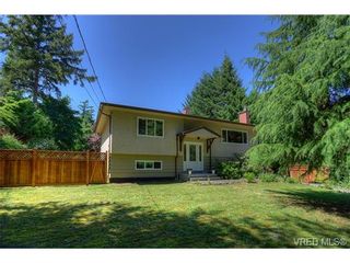 Photo 1: 8650 East Saanich Rd in NORTH SAANICH: NS Dean Park House for sale (North Saanich)  : MLS®# 704797