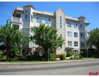 Photo 1: 204 45773 VICTORIA Avenue in Chilliwack: Chilliwack N Yale-Well Condo for sale in "THE VICTORIAN" : MLS®# H2702347