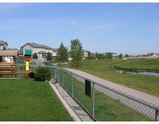 Photo 18: 72 WILLOWBROOK Crescent: Airdrie Residential Detached Single Family for sale : MLS®# C3379020
