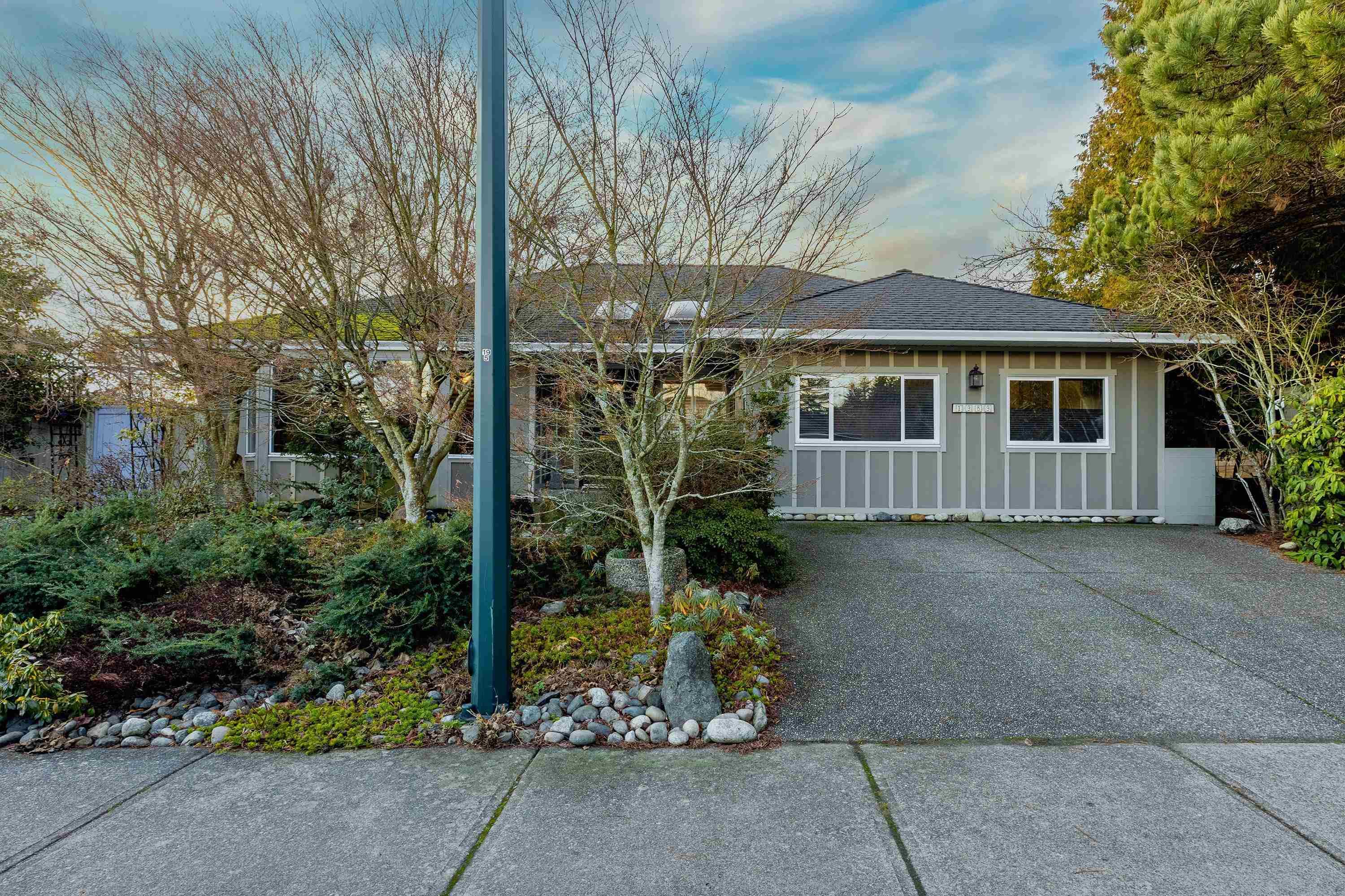 Main Photo: 1989 142ND Street in Surrey: Sunnyside Park Surrey House for sale in "Ocean Bluff" (South Surrey White Rock)  : MLS®# R2747843