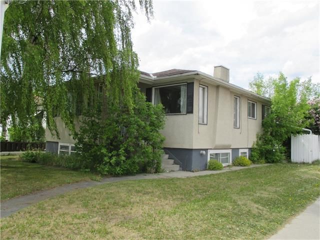 Main Photo: 640 8 Avenue NE in Calgary: Renfrew House for sale : MLS®# C4066207