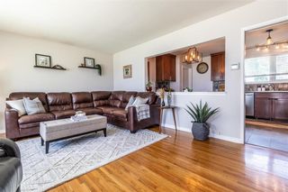 Photo 2: 720 Hoskin Avenue in Winnipeg: Residential for sale (3B)  : MLS®# 202216864