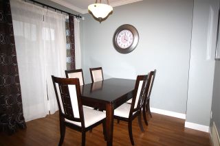 Photo 4: 29 7168 179 Street in Surrey: Cloverdale BC Townhouse for sale in "OVATION" (Cloverdale)  : MLS®# R2219873