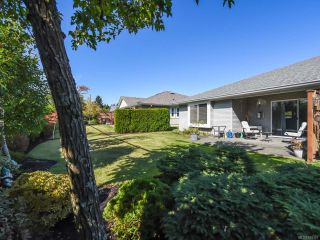 Photo 28: 110 2077 St Andrews Way in COURTENAY: CV Courtenay East Row/Townhouse for sale (Comox Valley)  : MLS®# 825107