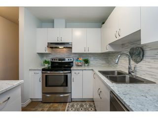Photo 8: 105 15991 THRIFT Avenue: White Rock Condo for sale in "ARCADIAN" (South Surrey White Rock)  : MLS®# R2441323
