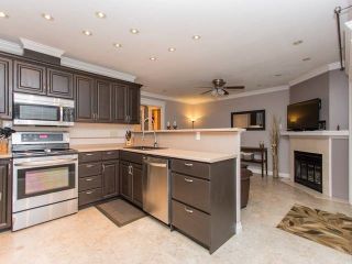 Photo 12: 113 11266 72 Avenue in Delta: Scottsdale Townhouse for sale in "CANYON POINTE" (N. Delta)  : MLS®# R2023969