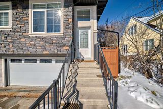 Photo 2: 424 29 Avenue NE in Calgary: Winston Heights/Mountview Semi Detached (Half Duplex) for sale : MLS®# A2112829