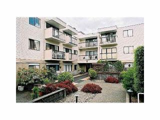 Photo 2: 103 590 WHITING Way in Coquitlam: Coquitlam West Condo for sale : MLS®# R2881597