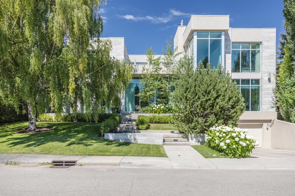 Main Photo: 1204 Beverley Boulevard SW in Calgary: Bel-Aire Detached for sale : MLS®# A2024804