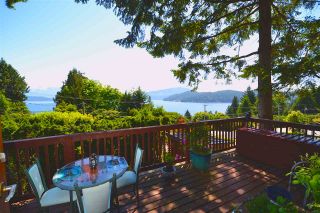 Photo 1: 1145 MARINE Drive in Gibsons: Gibsons & Area House for sale in "HOPKINS LANDING" (Sunshine Coast)  : MLS®# R2373246