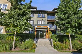 Photo 1: 305 23285 BILLY BROWN Road in Langley: Fort Langley Condo for sale in "The Village at Bedford Landing" : MLS®# R2211106