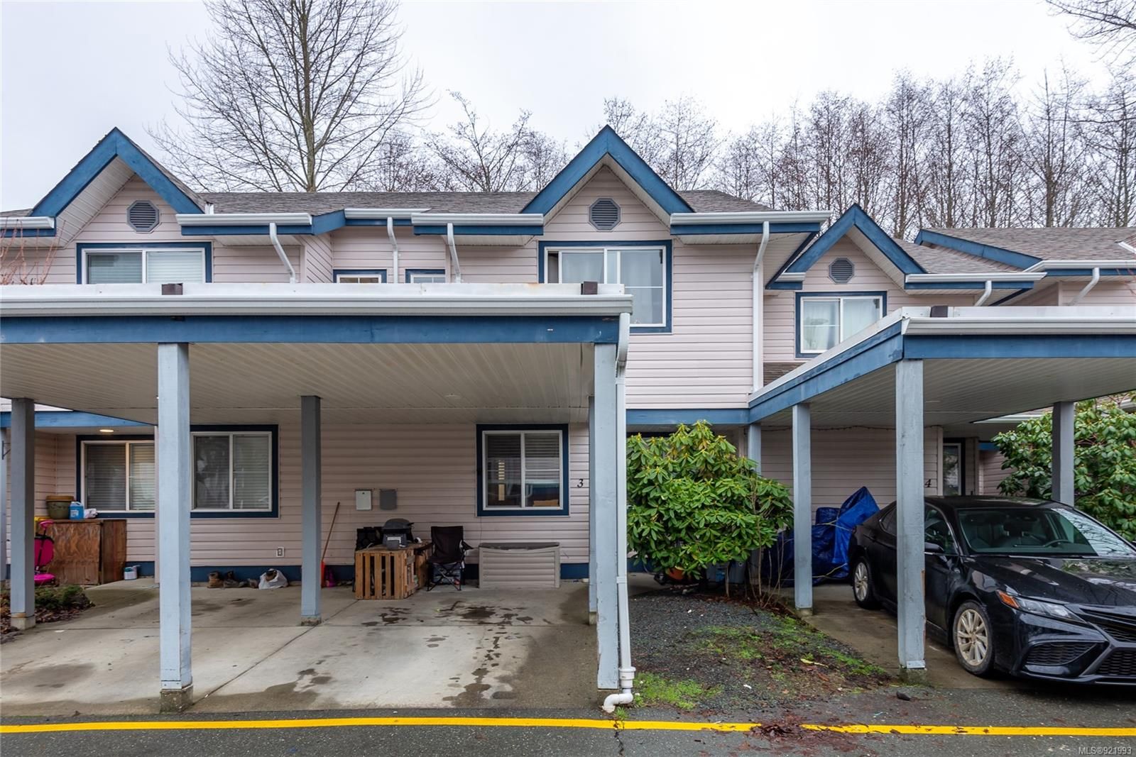 Main Photo: 3 1335 CREEKSIDE Way in Campbell River: CR Willow Point Row/Townhouse for sale : MLS®# 921993