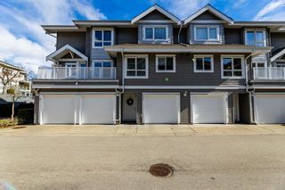 Photo 1: 10 8968 208 Street in Langley: Walnut Grove Townhouse for sale in "CAMBRIDGE COURT" : MLS®# R2757730