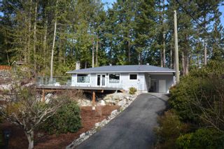 Photo 1: 4973 PANORAMA Drive in Garden Bay: Pender Harbour Egmont House for sale (Sunshine Coast)  : MLS®# R2666926