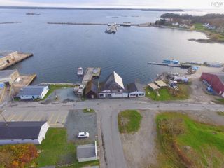 Photo 6: 44 Water Street in Lockeport: 407-Shelburne County Commercial  (South Shore)  : MLS®# 202226404