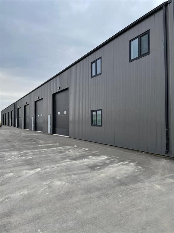 Main Photo: 5 735 Schultz Avenue in Niverville: R07 Industrial / Commercial / Investment for sale : MLS®# 202226496