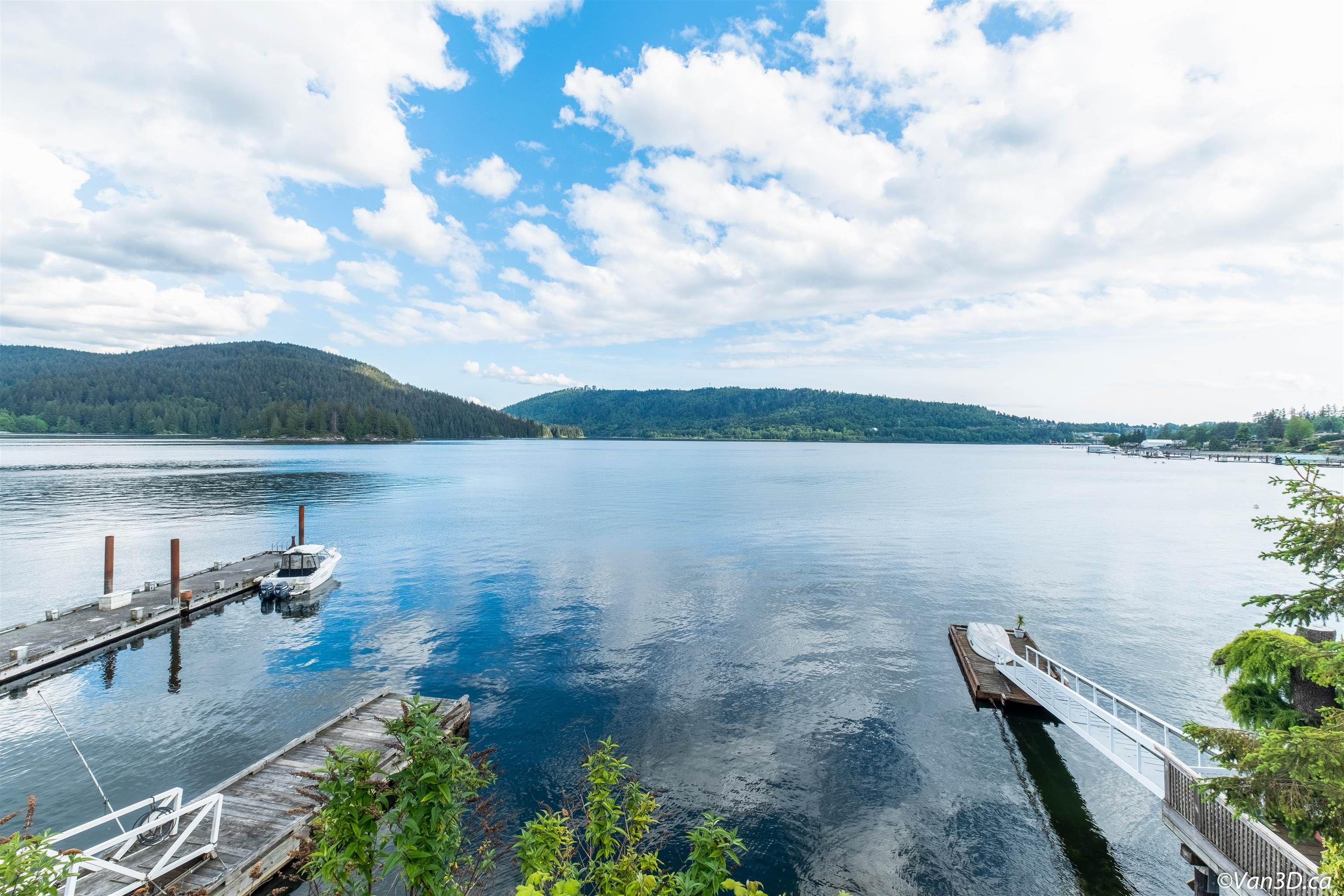Main Photo: 4541 STONEHAVEN Avenue in North Vancouver: Deep Cove House for sale : MLS®# R2693515
