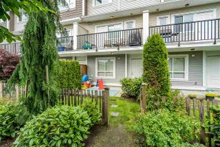 Photo 1: 19 7298 199A Street in Langley: Willoughby Heights Townhouse for sale in "The York" : MLS®# R2467909