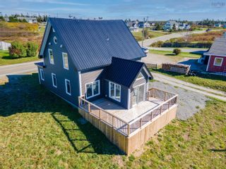 Photo 3: 2844 Main Street in Clark's Harbour: 407-Shelburne County Residential for sale (South Shore)  : MLS®# 202400236