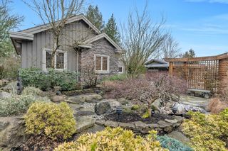 Photo 2: 2105 MIRUS Drive in Abbotsford: Abbotsford East House for sale : MLS®# R2854882
