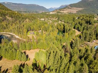 Photo 16: 2621 HIGHWAY 3A in Castlegar: House for sale : MLS®# 2475835