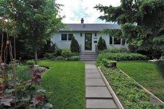 Photo 1: 2515 17A Street NW in Calgary: Capitol Hill House for sale : MLS®# C4123330