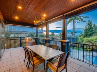 Photo 24: 2737 CRESCENT Drive in Surrey: Crescent Bch Ocean Pk. House for sale in "Crescent Heights" (South Surrey White Rock)  : MLS®# R2842072