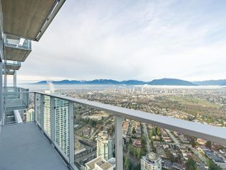 Photo 13: 5003 6000 MCKAY Avenue in Burnaby: Metrotown Condo for sale in "STATION SQUARE" (Burnaby South)  : MLS®# R2838145