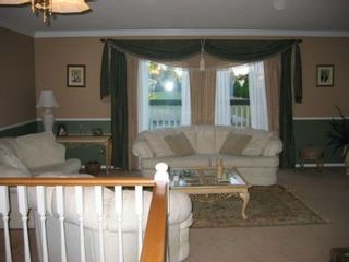 Photo 2: 15825 97A Avenue: House for sale (Guildford) 