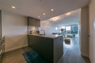 Photo 9: 305 112 E 13TH Street in North Vancouver: Central Lonsdale Condo for sale in "CENTREVIEW" : MLS®# R2535152