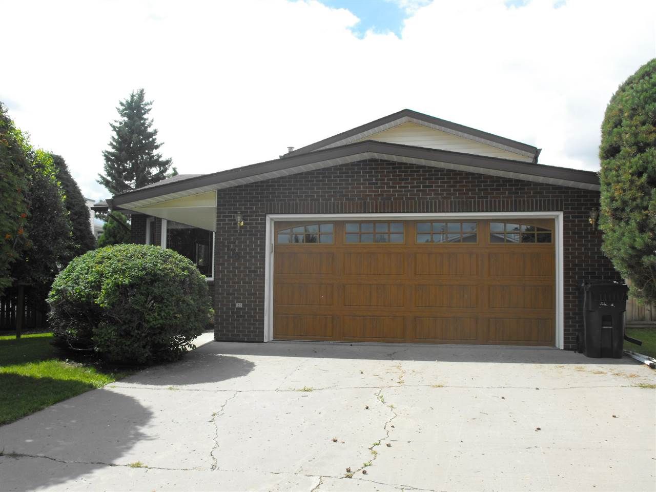 Main Photo: 5110 54A Street: Elk Point House for sale : MLS®# E4168734