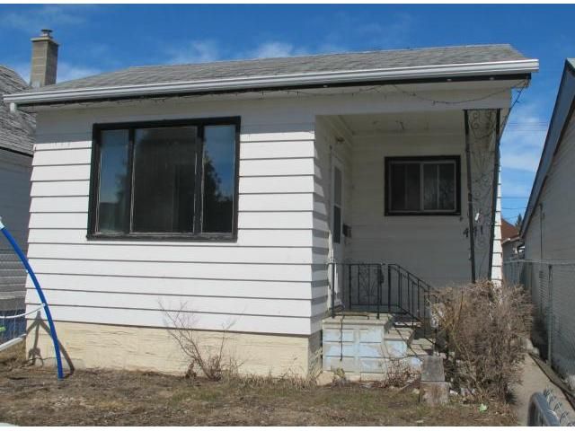 Main Photo:  in WINNIPEG: East Kildonan Residential for sale (North East Winnipeg)  : MLS®# 1306360
