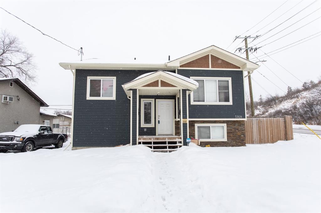 Main Photo: 5928 52 Avenue: Red Deer Detached for sale : MLS®# A2022292