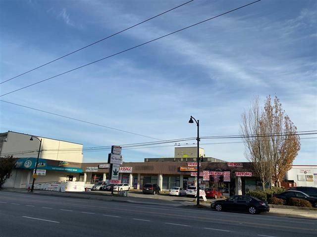 Main Photo: 2273 KINGSWAY in Vancouver: Victoria VE Retail for sale in "KINGS MALL" (Vancouver East)  : MLS®# C8032948