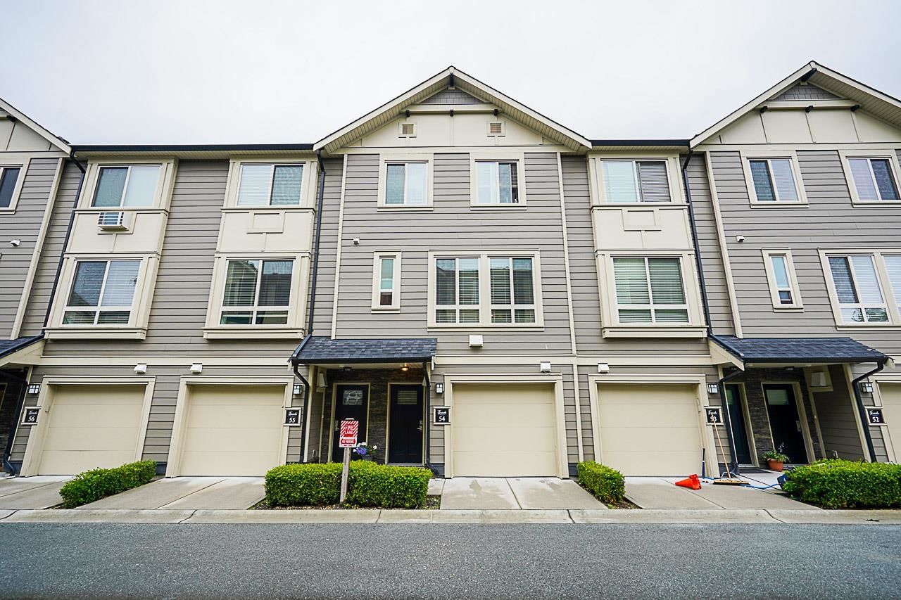 Main Photo: 54 19913 70 Avenue in Langley: Willoughby Heights Townhouse for sale in "BROOKS" : MLS®# R2712145