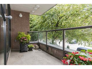 Photo 14: 203 1702 CHESTERFIELD Avenue in North Vancouver: Central Lonsdale Condo for sale in "CHESTERFIELD PLACE" : MLS®# V1142762