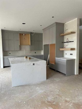 Photo 8: 440 Discovery Place SW in Calgary: Discovery Ridge Detached for sale : MLS®# A2043344