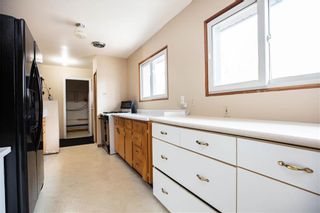 Photo 3: 899 Autumnwood Drive in Winnipeg: Windsor Park Residential for sale (2G)  : MLS®# 202105591
