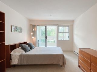 Photo 8: 210 2105 W 42ND Avenue in Vancouver: Kerrisdale Condo for sale in "BROWNSTONE" (Vancouver West)  : MLS®# R2582976