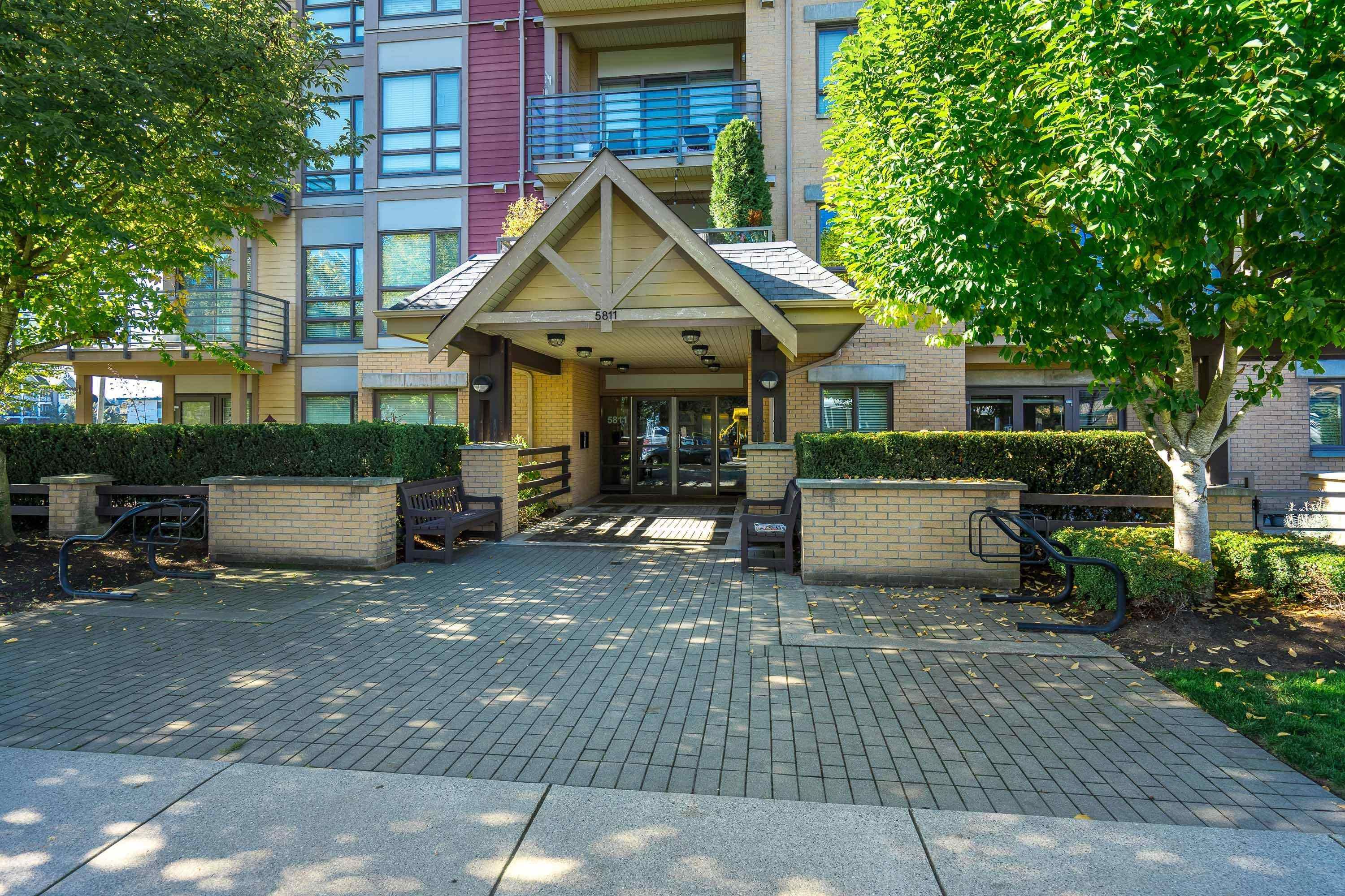 Main Photo: 408 5811 177B Street in Surrey: Cloverdale BC Condo for sale in "LATIS" (Cloverdale)  : MLS®# R2848960