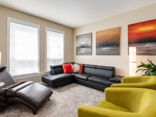 Photo 3: 123 SIGNATURE Terrace SW in Calgary: Signal Hill Detached for sale : MLS®# C4303183