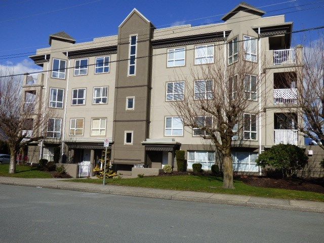 Main Photo: 406 45773 VICTORIA Avenue in Chilliwack: Chilliwack N Yale-Well Condo for sale in "The Victorian" : MLS®# R2245934