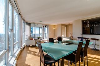 Photo 10: 2303 583 BEACH Crescent in Vancouver: Yaletown Condo for sale in "Park West 2" (Vancouver West)  : MLS®# R2343260