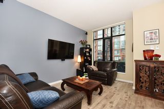 Photo 2: 930 HOMER Street in Vancouver: Yaletown Townhouse for sale in "YALETOWN PARK" (Vancouver West)  : MLS®# R2179444