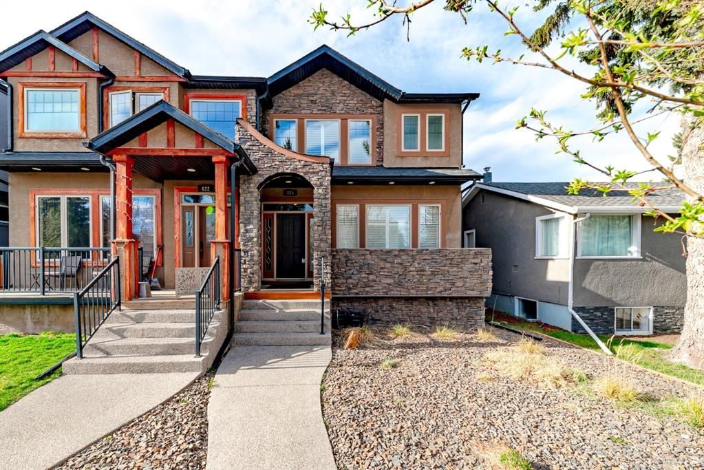 Main Photo: 624 23 Avenue NE in Calgary: Winston Heights/Mountview Semi Detached (Half Duplex) for sale : MLS®# A2034709