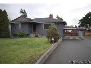 Photo 1: 593 Agnes St in VICTORIA: SW Glanford House for sale (Saanich West)  : MLS®# 491023