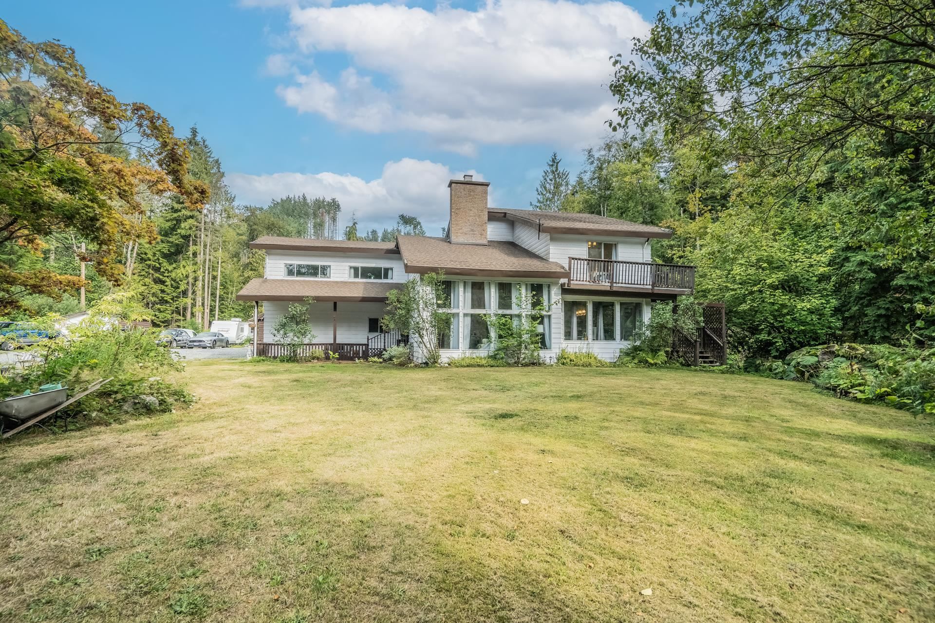 Main Photo: 10090 DEWDNEY TRUNK Road in Mission: Mission BC House for sale : MLS®# R2813957